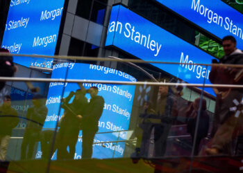 Acciones que realizan los mayores movimientos antes de la comercialización: MS, CSCO, ASML