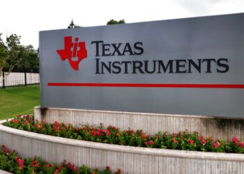 Acciones que realizan los mayores movimientos fuera de horario: MCD, STX, CSGP