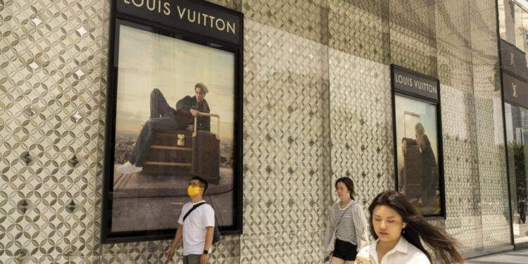 Las acciones de lujo pueden ser una apuesta arriesgada por el estímulo de China