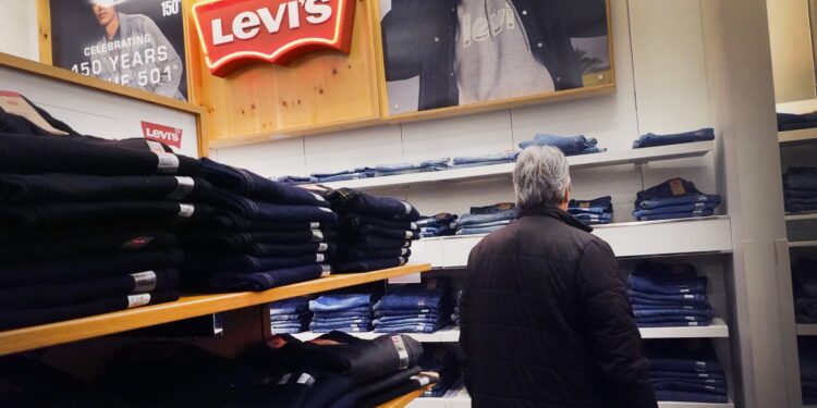 NVDA, LEVI, EVGO y más