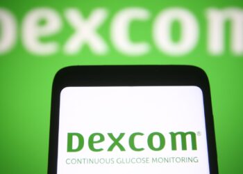 Acciones que realizan los mayores movimientos fuera de horario: DXCM, CPRI, SKX, COF