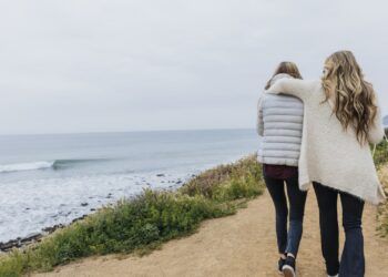 A las mujeres les resulta más difícil llegar a fin de mes