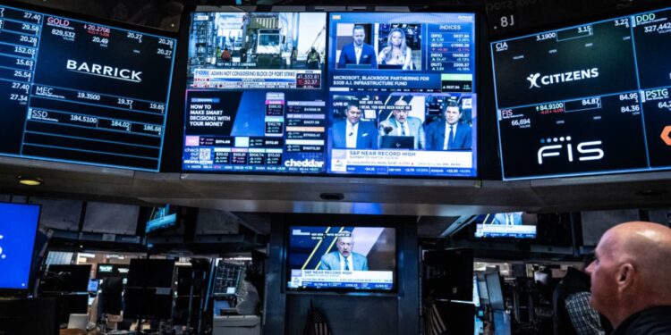 Microsoft redujo las preocupaciones sobre Open AI; Wells Fargo y Humana actualizados