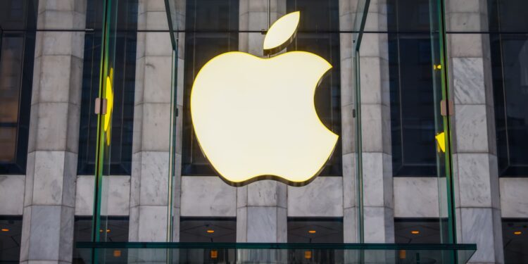 KeyBanc rebaja la calificación de Apple a infraponderada, citando preocupaciones sobre la venta del iPhone