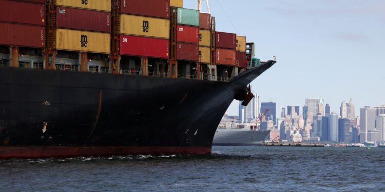 La economía estadounidense creció a un ritmo del 2,8% en el tercer trimestre, menos de lo esperado