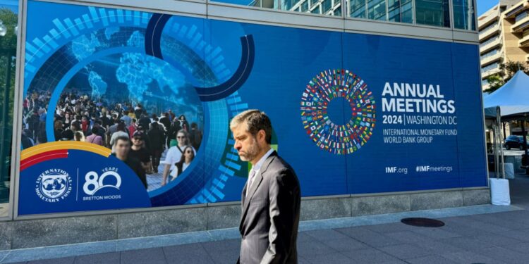 La lucha mundial contra la inflación “casi ganada”, pero los riesgos están aumentando: FMI