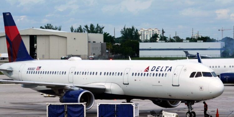 Aviones chocan mientras rodaban en el aeropuerto de Atlanta