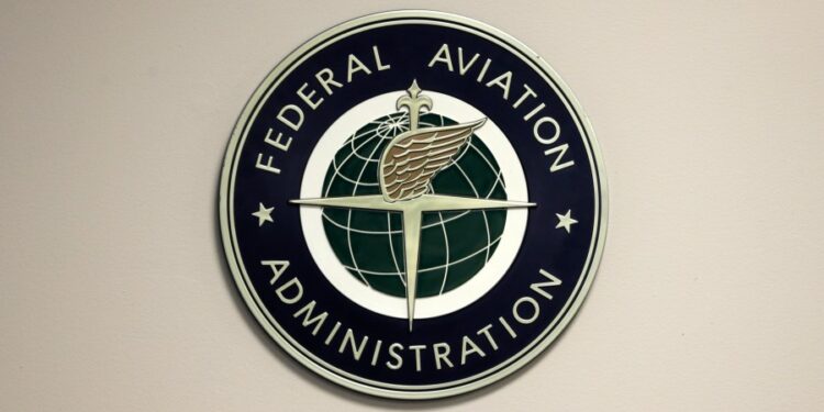 Avión aborta despegue en Nashville para evitar una posible colisión