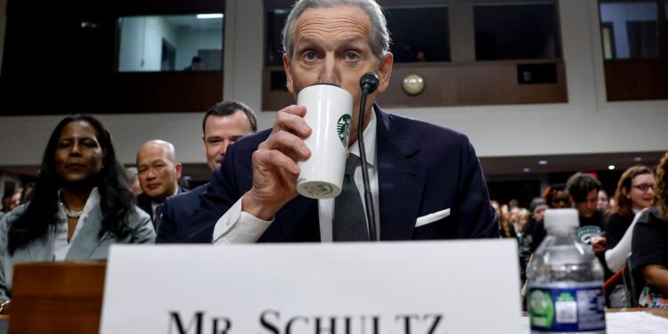 Starbucks podría deberle millones a los baristas que se sindicalizaron