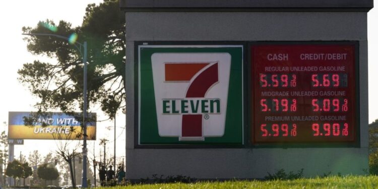 7-Eleven cerrará más de 400 ubicaciones de “bajo rendimiento” en América del Norte