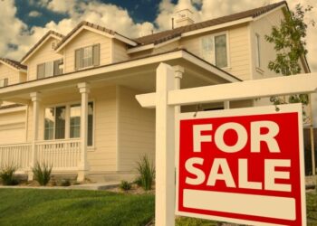 Los precios de las viviendas en EE.UU. aumentan modestamente en medio de tensiones por la asequibilidad