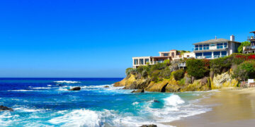 Agentes inmobiliarios de California predicen un 2025 más optimista para las ventas de viviendas locales