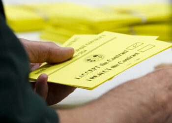 Los maquinistas de Boeing rechazan el último contrato; la huelga continúa