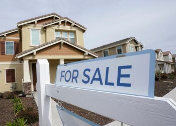 ¿Cuál es la posición de Trump y Harris en materia de vivienda?