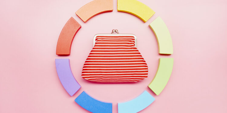 Cómo reducir costos, pagar deudas y ahorrar más dinero en 2024: Life Kit: NPR