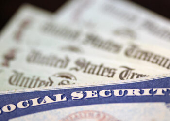 Aquí le mostramos cuánto se podrían recortar sus beneficios del Seguro Social sin una solución
