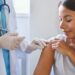 4 sorprendentes beneficios para la salud de vacunarse contra la gripe
