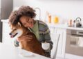 ¿Tienes una buena historia sobre tu gato o perro? Podrías ganar $250 por compartirlo