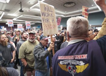 Boeing y el sindicato IAM acuerdan un nuevo acuerdo. La votación para ratificar es la próxima semana: NPR