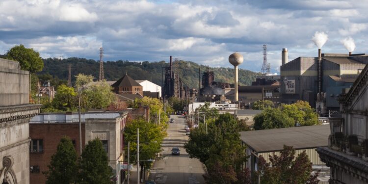 La venta de US Steel podría salvar a Penn. ciudad su decadencia casi mata: NPR
