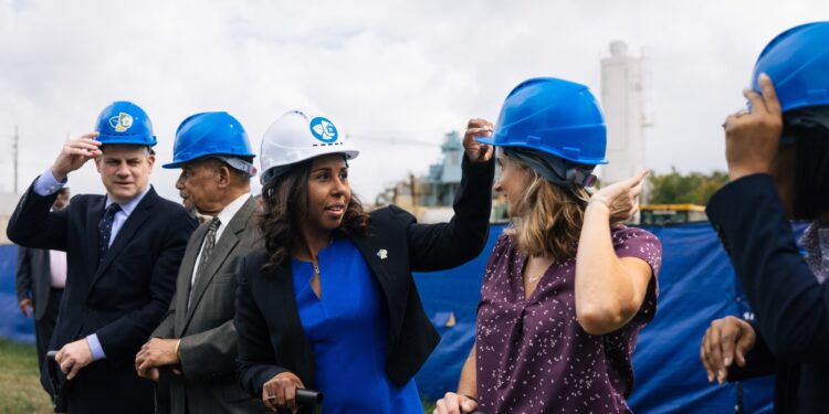 Un nuevo tipo de vivienda pública para todos los niveles de ingresos: NPR