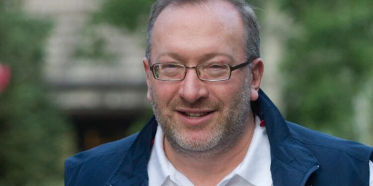Seth Klarman de Baupost adquiere una nueva participación en Dollar General y sale de Capri