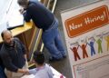 La economía añadió 12.000 puestos de trabajo, afectada por los huracanes y la huelga de Boeing