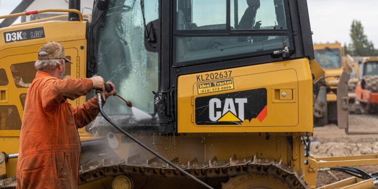 LLY, CAT, VFS, GOOGL y más