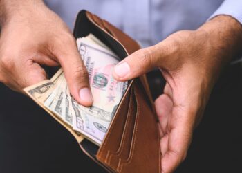 Los rendimientos del efectivo “muy por encima de la inflación”, afirma un experto. Cómo invertir ahora