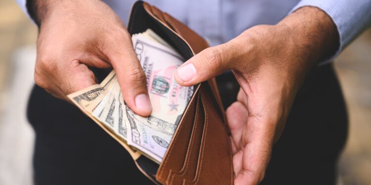 Los rendimientos del efectivo “muy por encima de la inflación”, afirma un experto. Cómo invertir ahora