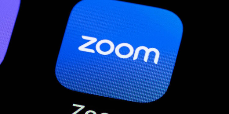 Acciones que realizan mayores movimientos fuera de horario: ZM, KSS, SMTC