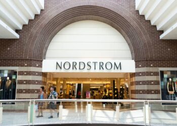 JWN, DELL, SEDG y más