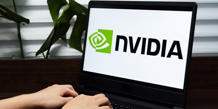 Acciones que hacen mayores movimientos fuera de horario: NVDA, SNOW y más