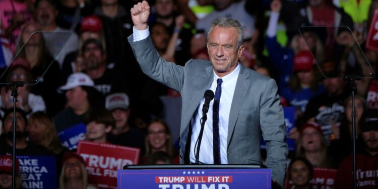 Las existencias de suministros dentales aumentan debido a la postura anti-fluoruro de RFK y la participación de activistas