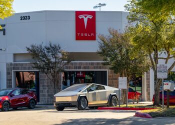 TSLA, NVDA, HOOD, LBRT y más