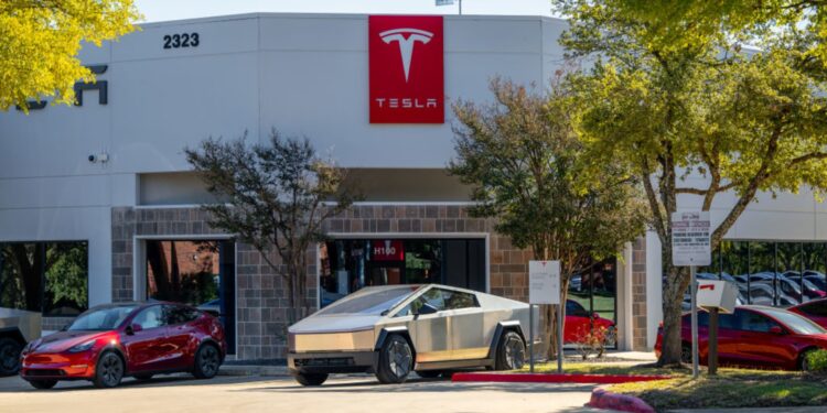 TSLA, NVDA, HOOD, LBRT y más