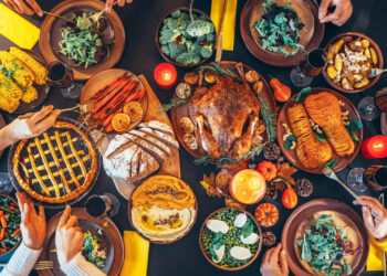 Las comidas de Acción de Gracias pueden ser más baratas en 2024 a medida que bajen los precios del pavo