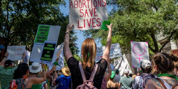 Los derechos al aborto de las mujeres son derechos económicos