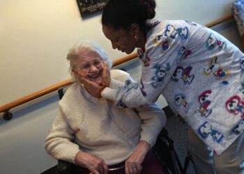 Los votantes del estado de Washington mantienen el seguro público de atención a largo plazo