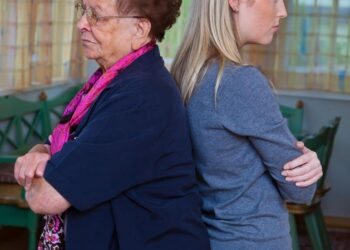 Establecer límites con padres mayores: cuidar sin perderse