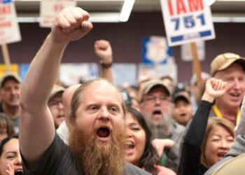 La huelga de Boeing termina después de 53 días mientras los trabajadores aceptan el contrato