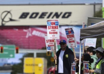Boeing ofrece un nuevo acuerdo para poner fin a la huelga de 7 semanas: lo que hay que saber