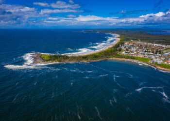 Ofertas de casas de playa: 107 suburbios costeros en auge por menos de 1 millón de dólares