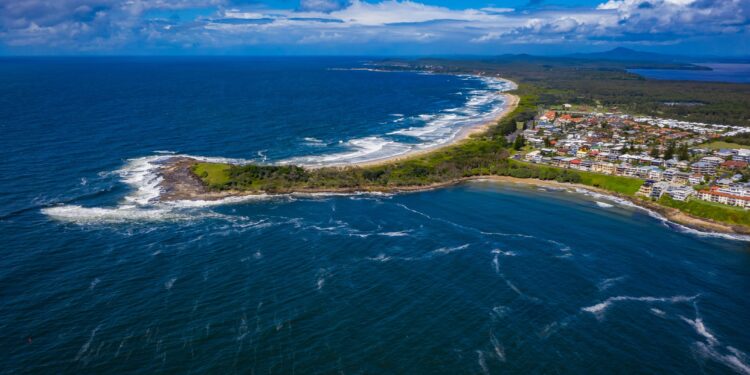 Ofertas de casas de playa: 107 suburbios costeros en auge por menos de 1 millón de dólares