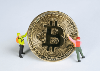 Bitcoin se acerca a los 100.000 dólares mientras continúa el repunte postelectoral