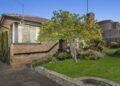 Renovar o detonar: casa retro vintage en Mount Waverley a la venta