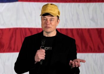 Musk genera escepticismo al pedir 2 billones de dólares en recortes de gastos