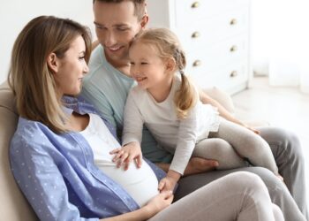 El gasto médico inesperado que impacta a las futuras madres