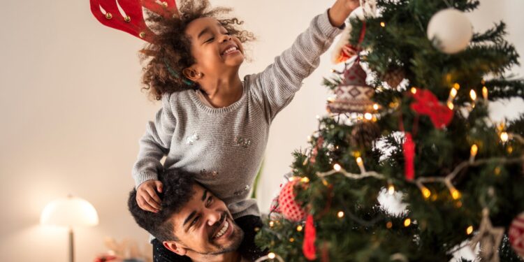 6 consejos para ahorrar en un árbol de Navidad en estas fiestas