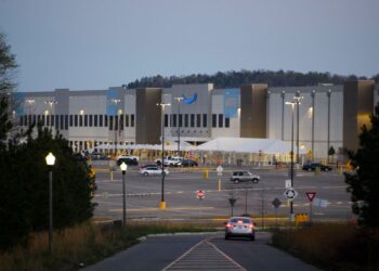 Amazon ordenó realizar una tercera votación sindical en Alabama: NPR